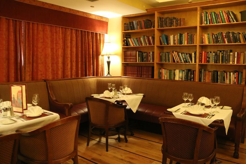 Gullane'S Hotel Ballinasloe Eksteriør bilde